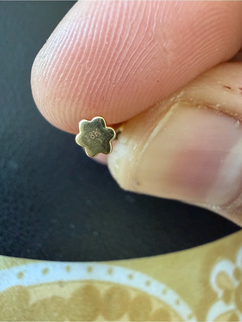 18KT Gold -  Floral Clear Stone Single Stud Earring - Picture 2 of 6